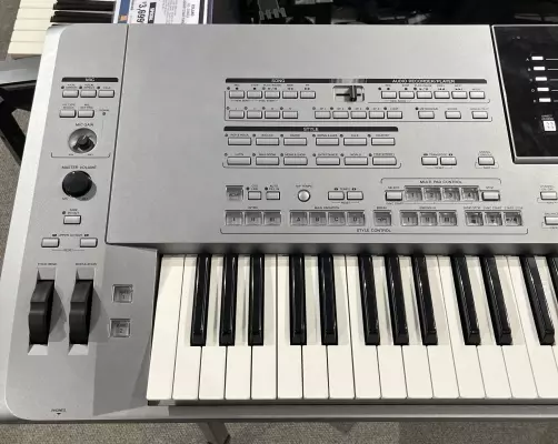 Yamaha - Tyros 5 76-Key Arranger Workstation 4